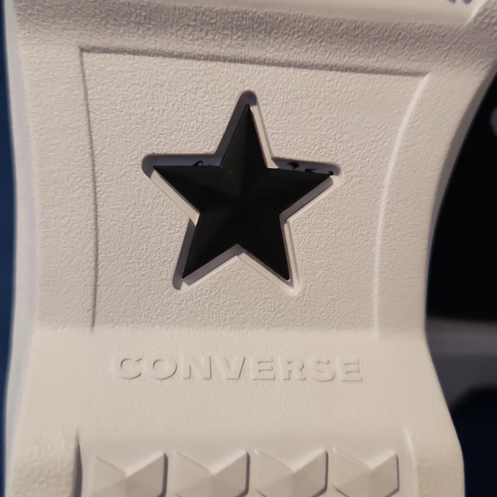 CONVERSE KIDS Black High-Top Sneakers with White Soles Size 2. - Picture 7 of 9